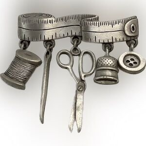 JJ (Jonette Jewelry) Seamstress Pin Pewter Color Quilter Brooch Grandmacore